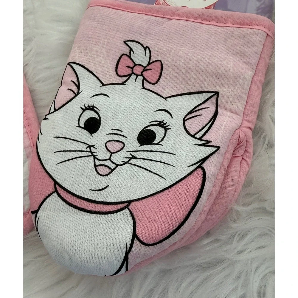 Disney The Aristocats Marie Pot Holder and Mini Oven Mitt Set Pink White NEW